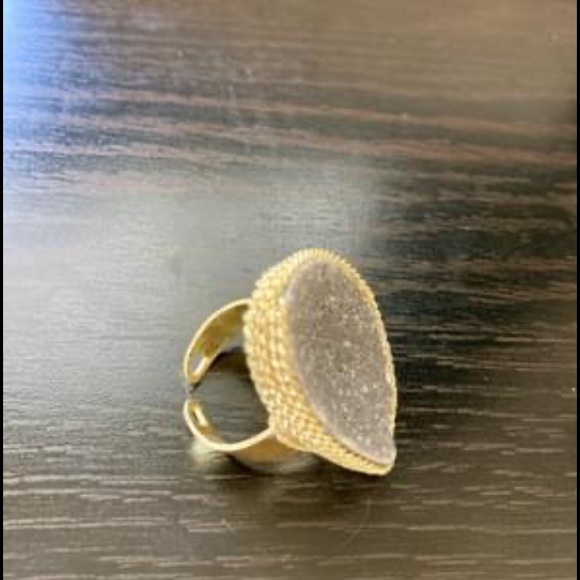 Statement ring with druzy/geode/crystal - Picture 2 of 6